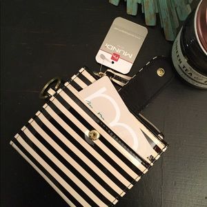 NWT Mundi Wallet